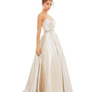 Mac Duggal - Gown -Sweetheart Neckline